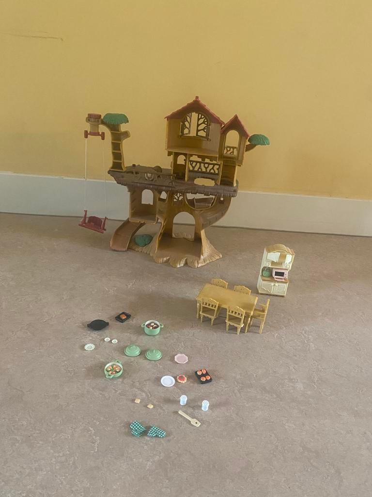 Sylvanian families boomhut en keuken, Ophalen of Verzenden, Gebruikt, Poppenhuis
