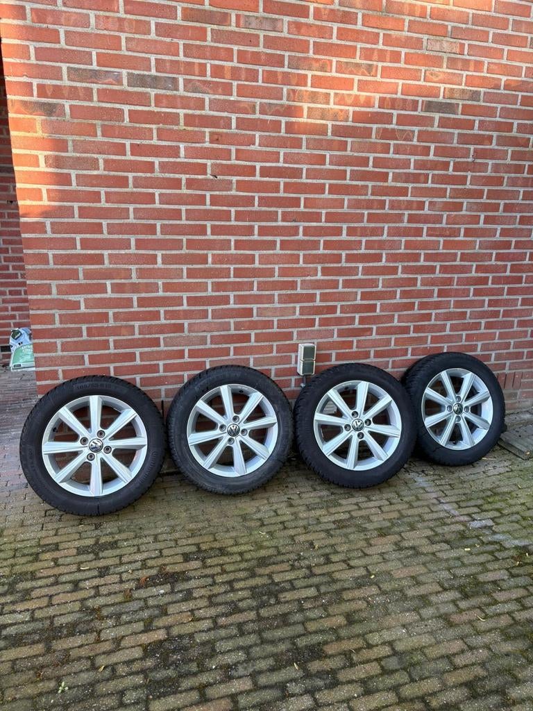 Originele VW Up! lichtmetalen velgen met winterbanden, Ophalen, Gebruikt