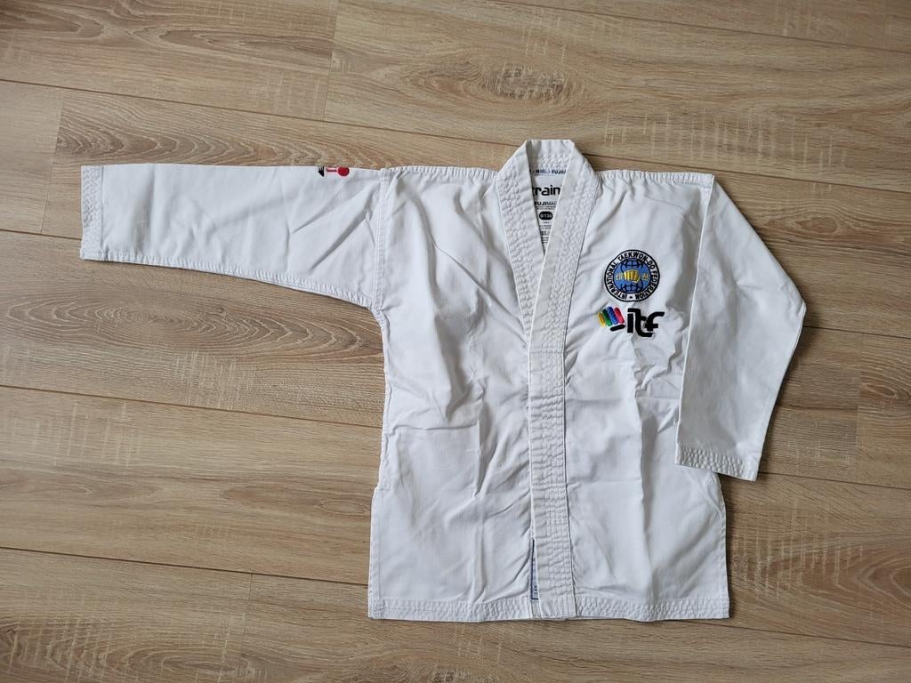 ITF Taekwondo pak maat 130 + extra hesje maat 140, Gebruikt, Taekwondo, Maat XS of kleiner, Vechtsportpak