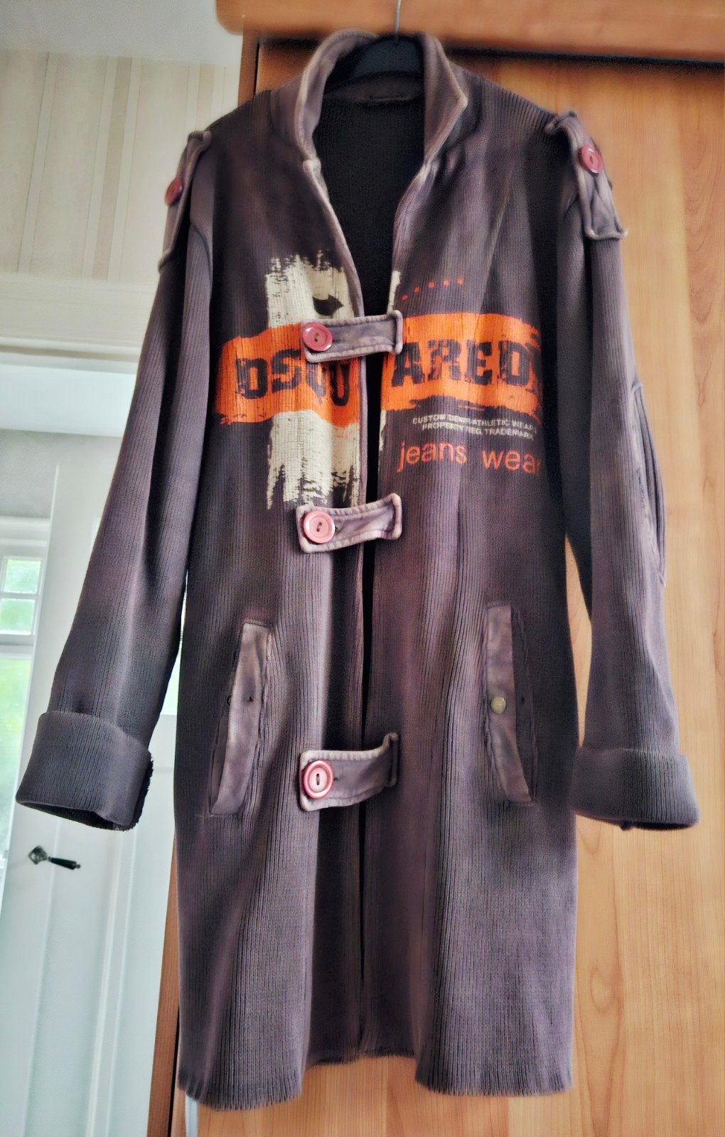 Dsquared2 exclusieve unisex gebreide jas uniform style cardi, Disquared2, Bruin, Maat 42/44 (L), Ophalen of Verzenden