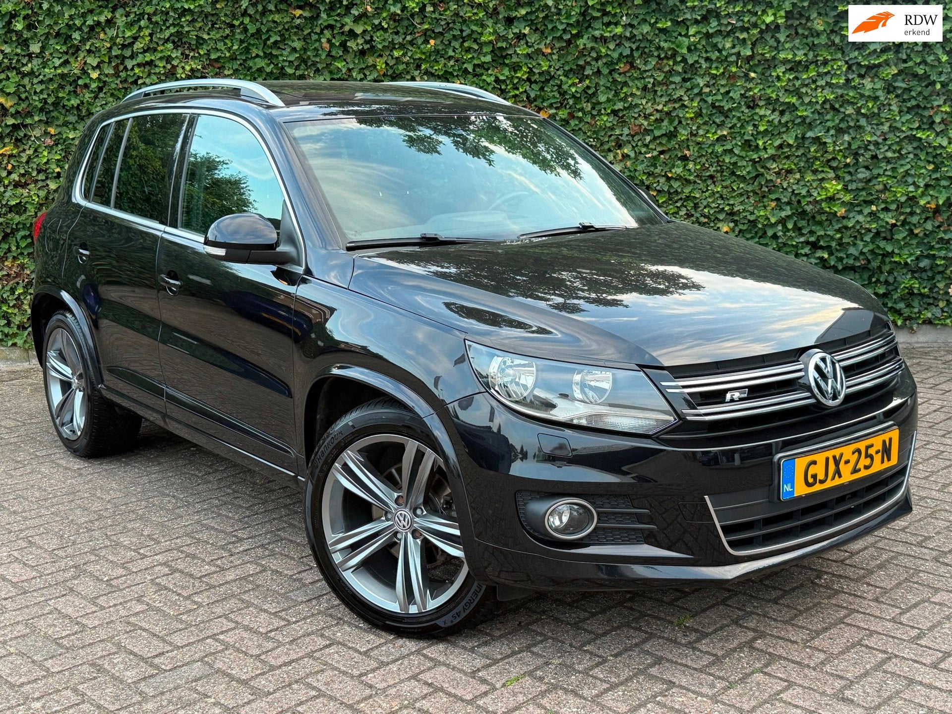 Volkswagen TIGUAN 2.0 TSI 4motion R-line | Pano | Trekhaak |, Auto's, Volkswagen, Automaat, Euro 5, Zwart, 4 cilinders
