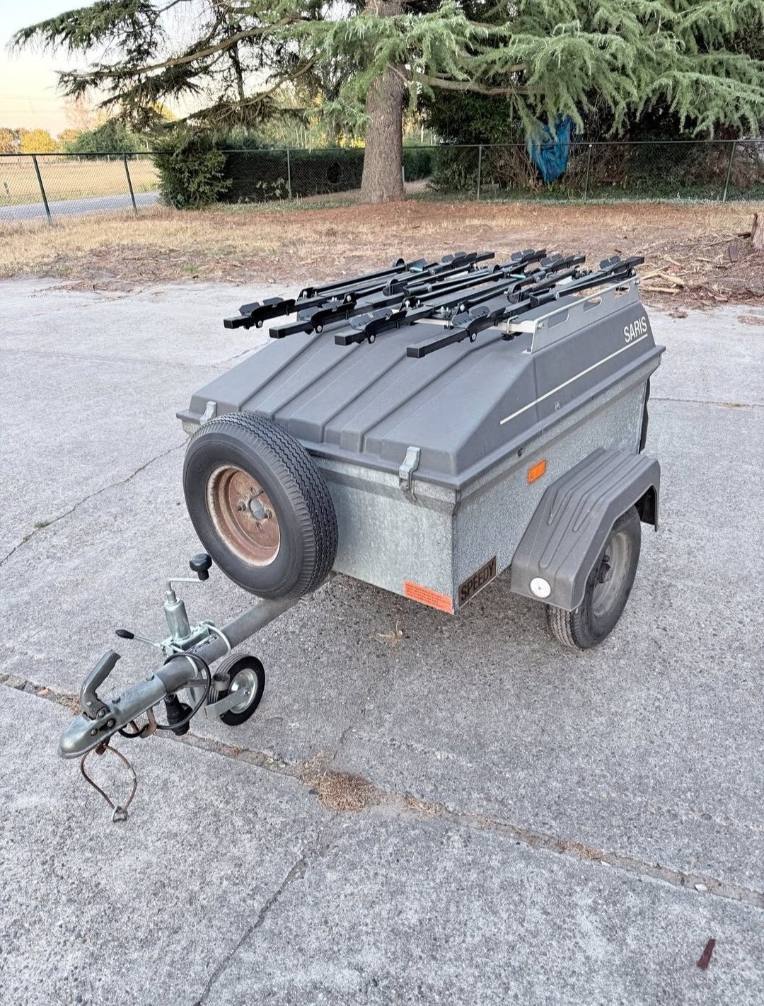 Saris aanhangwagen met fietsendrager , Thule Polar 700. Te h, Ophalen, Gebruikt
