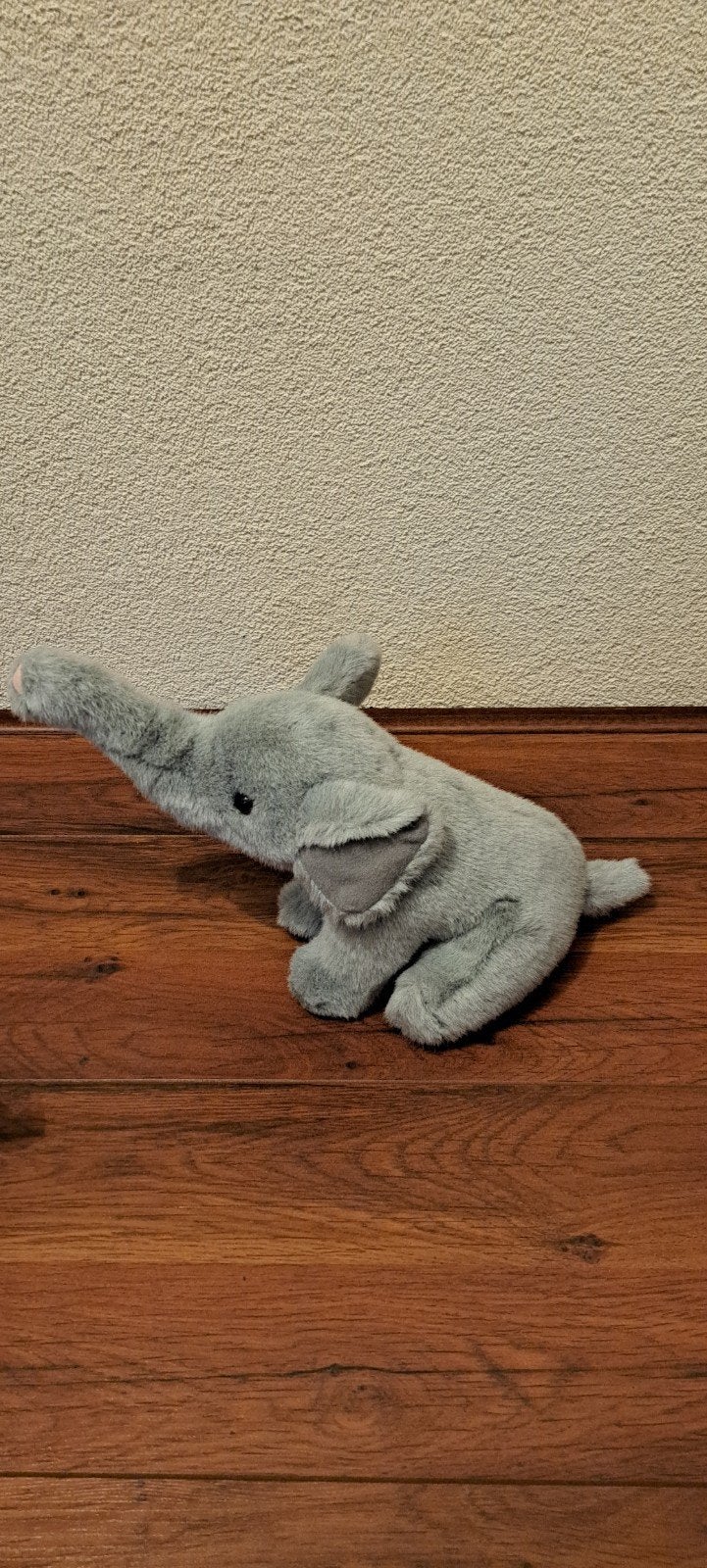 Olifanten knuffel.
24 cm hoog, lengte 40 cm., Ophalen of Verzenden, Olifant