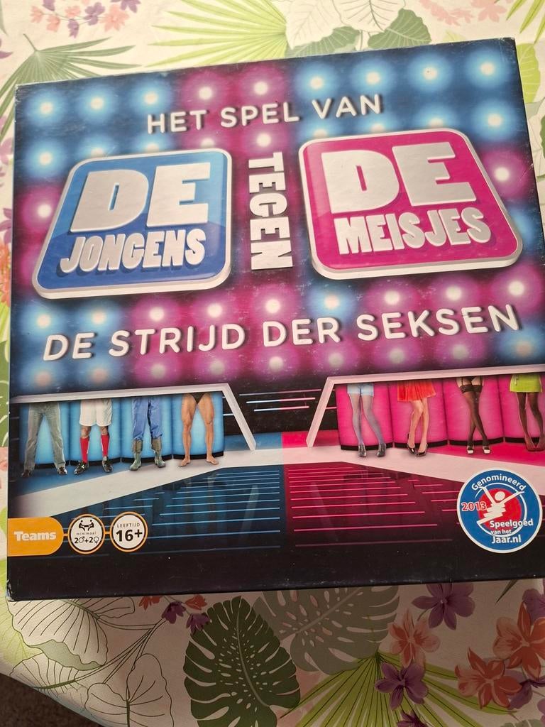 Spel de jongens tegen de meisjes als nieuw, Ophalen of Verzenden, Zo goed als nieuw