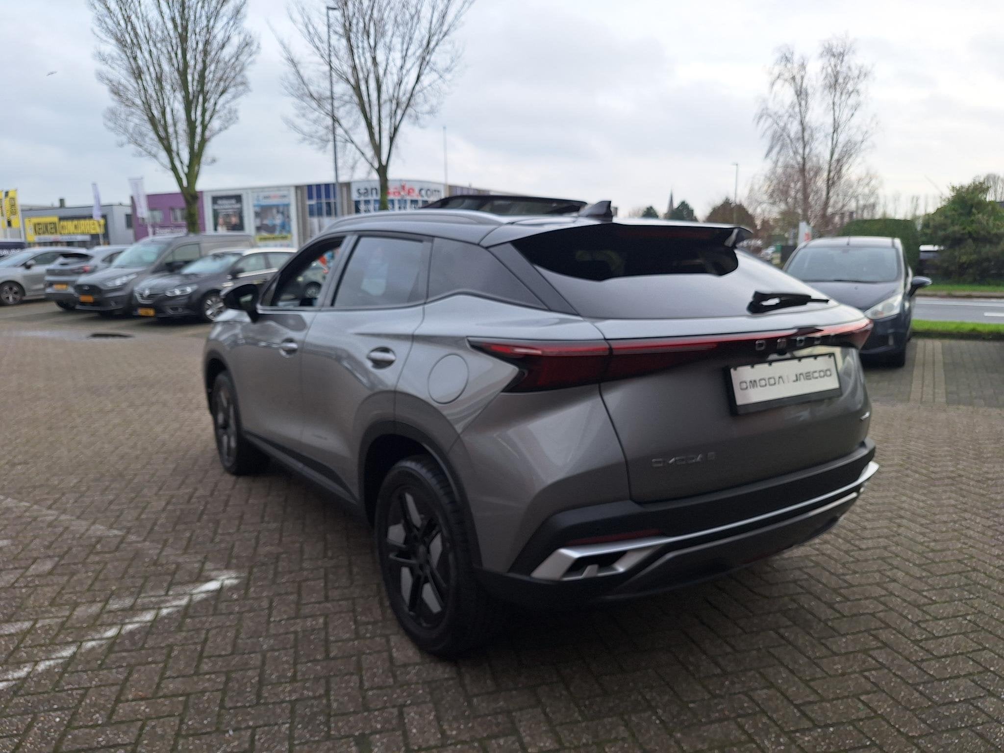 Omoda 5 1.5 T-GDi SHS-H Premium Zeer luxe uitvoering, Auto's, 4 cilinders, 2 kWh, Origineel Nederlands, Bedrijf