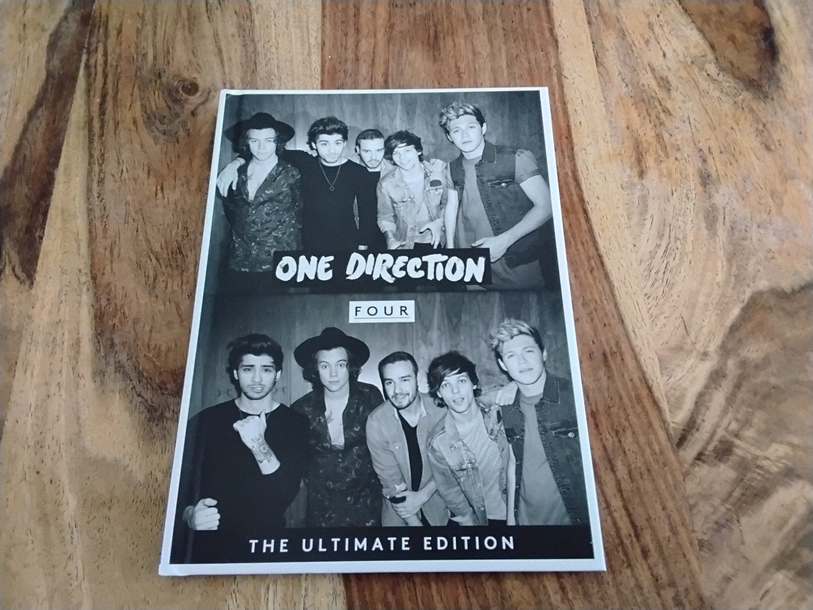 One Direction - Four The Ultimate Collection (Hardback Book), Ophalen of Verzenden, Zo goed als nieuw, Boybands & Girlbands, Album