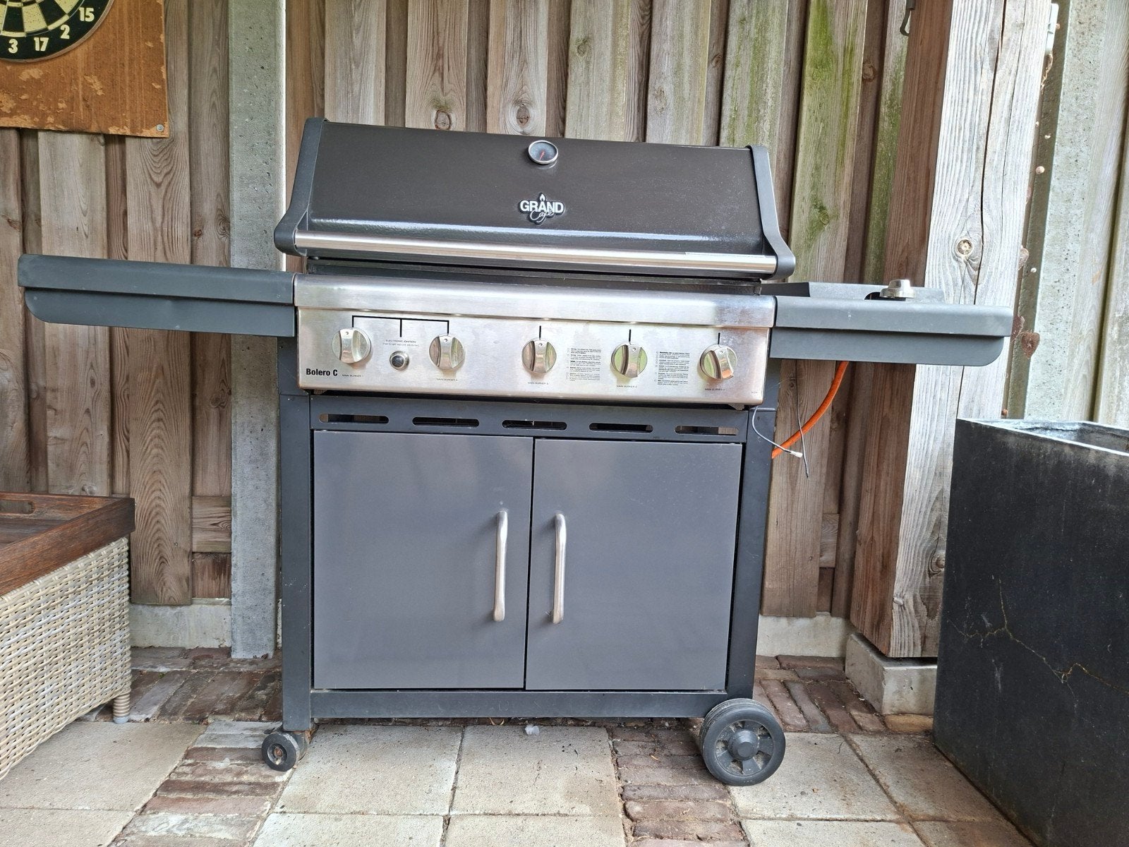 gas bbq met hoes en attributen., Ophalen, Gebruikt