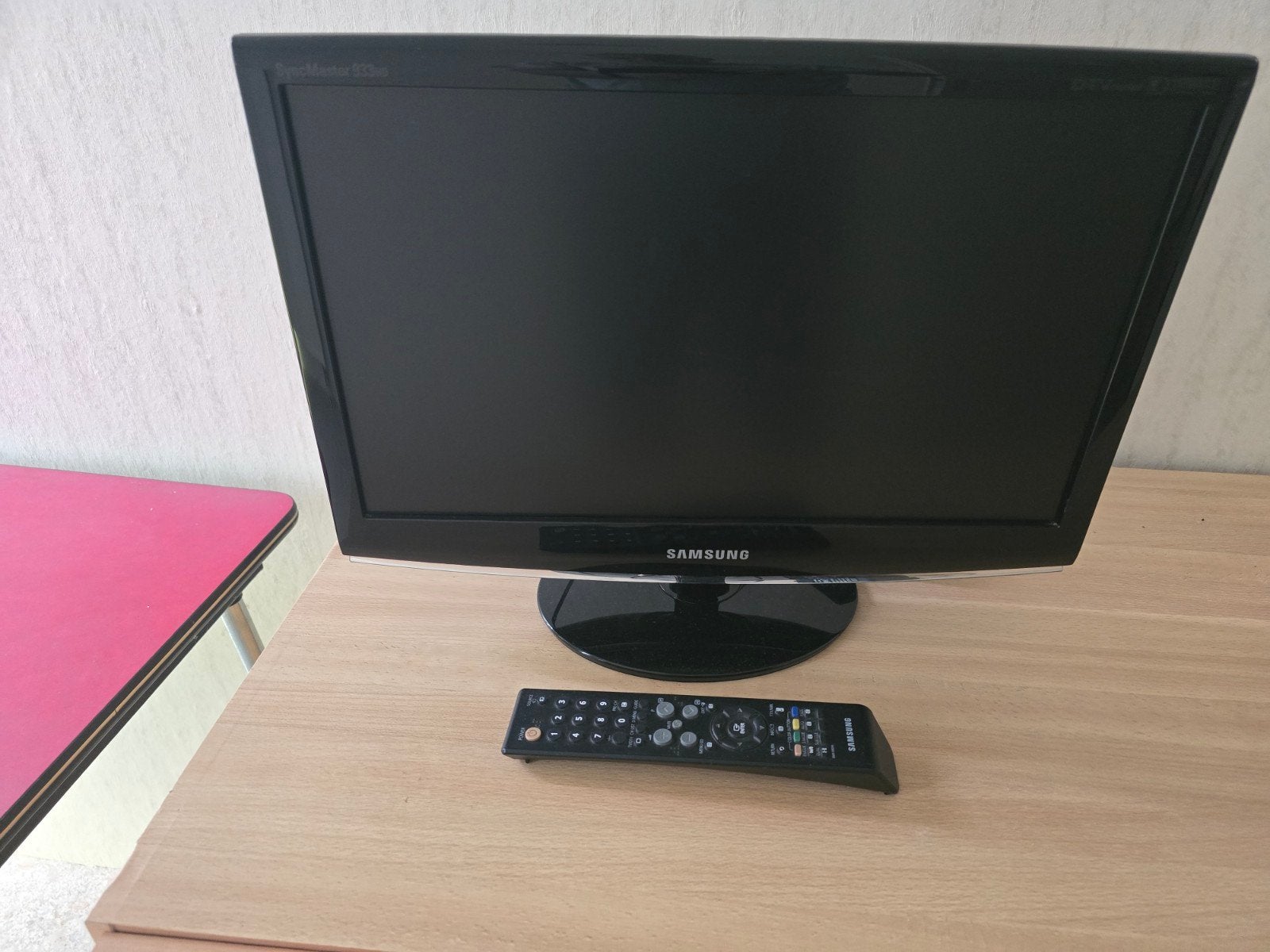 Samsung 19 inch LCD TV met afstandsbediening, Gebruikt, 50 Hz, Ophalen of Verzenden, Samsung