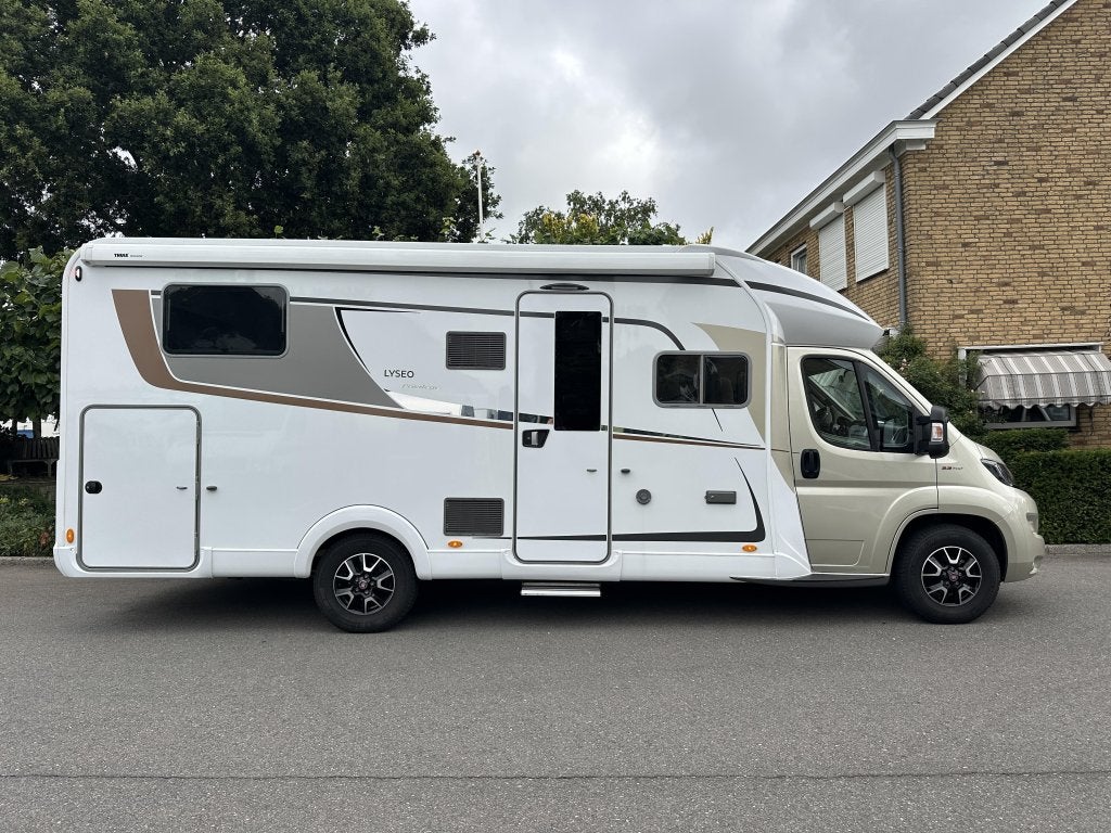 Bürstner Lyseo Privilege 727 G ZGAN Autom. Enkele b, Automaat, Ringverwarming, Fiat, 7 tot 8 meter