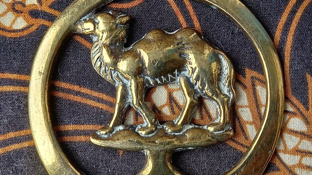 Zeldzaam antiek kameel kleppermannetje uit Engeland 8,3 cm., Antiek en Kunst, Antiek | Koper en Brons, Ophalen of Verzenden, Koper