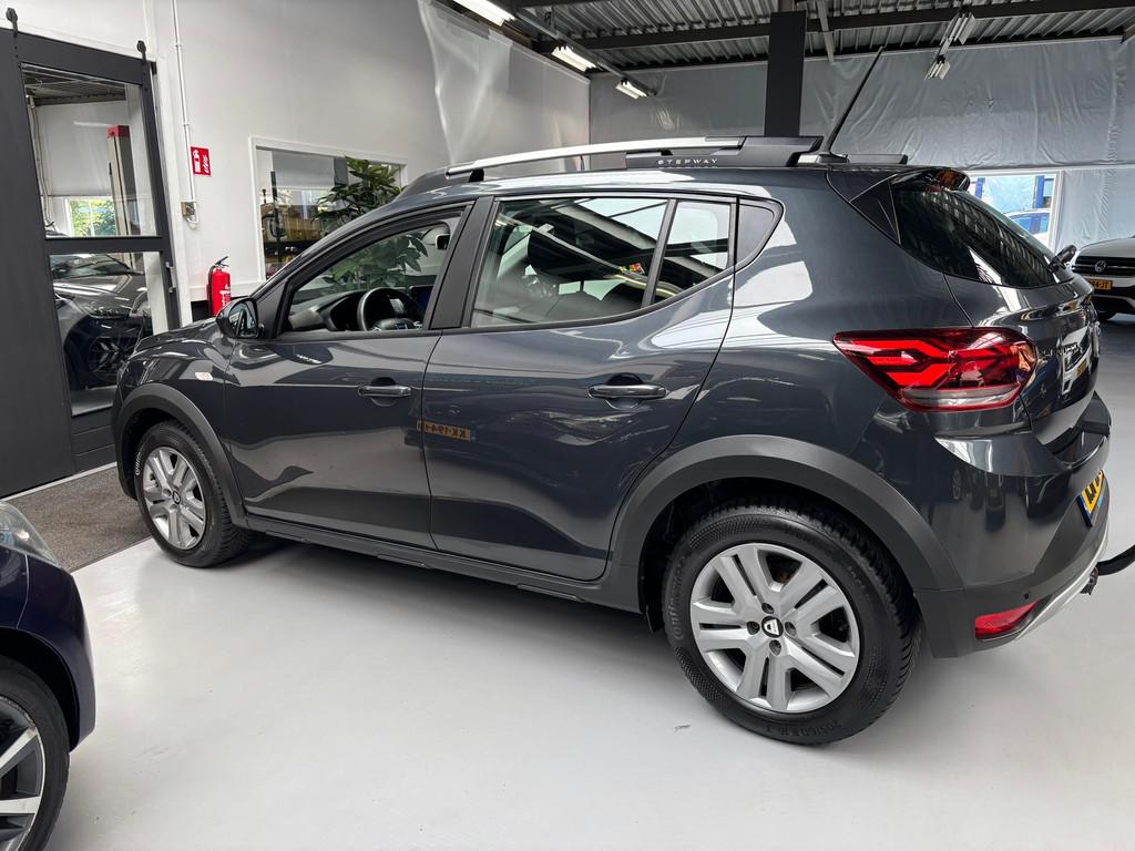 Dacia Sandero Stepway 1.0 TCe 90 Comfort / Camera / Stoelver, Auto's, Dacia, Stof, Met garantie (alle), 91 pk, 3 cilinders