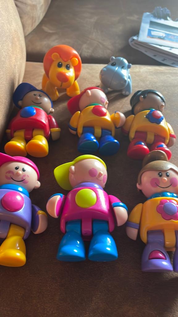 8 TOLO  figuurtjes 6 verschillende poppetjes en 2 Diertjes, Diversen, Sinterklaas, Ophalen of Verzenden, Zo goed als nieuw