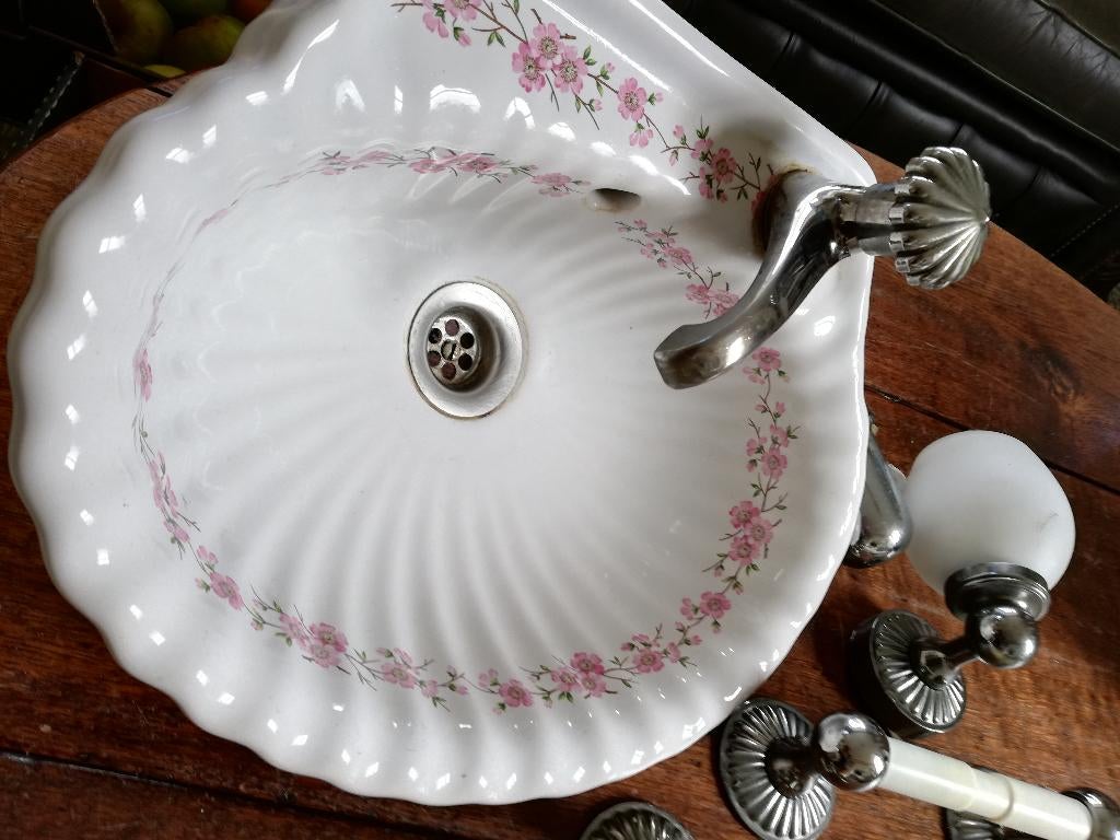 Frans fonteintje gebloemd, wc-rolhouder, handdoekring, lamp, Ophalen