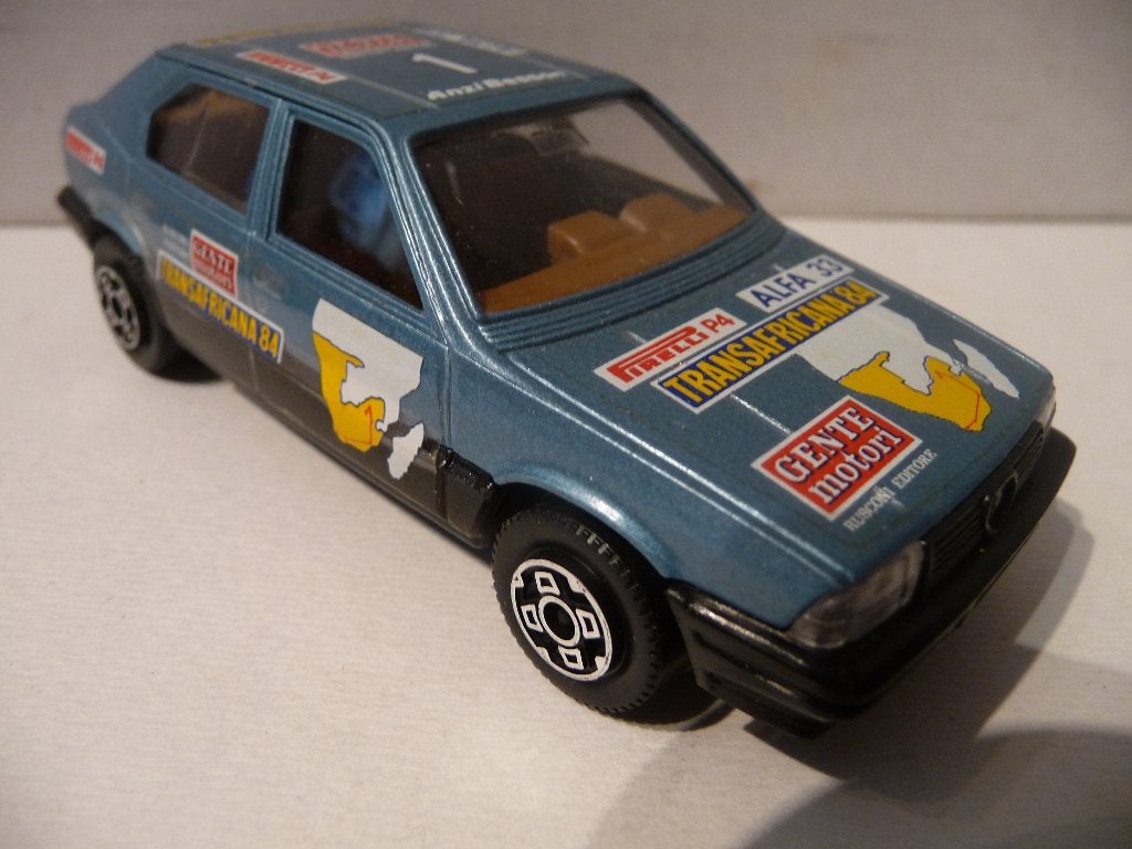 Alfa Romeo 33 Transafricana nr. 1. Bburago, 1:43 .Verz. kan, Hobby en Vrije tijd, Modelauto's | 1:43, Ophalen of Verzenden, Gebruikt