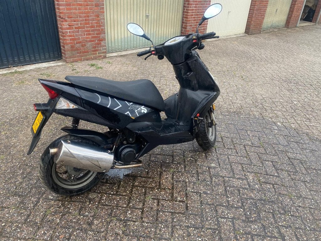 generic xor 50, Fietsen en Brommers, Ophalen, Gebruikt, Maximaal 45 km/u, Benzine