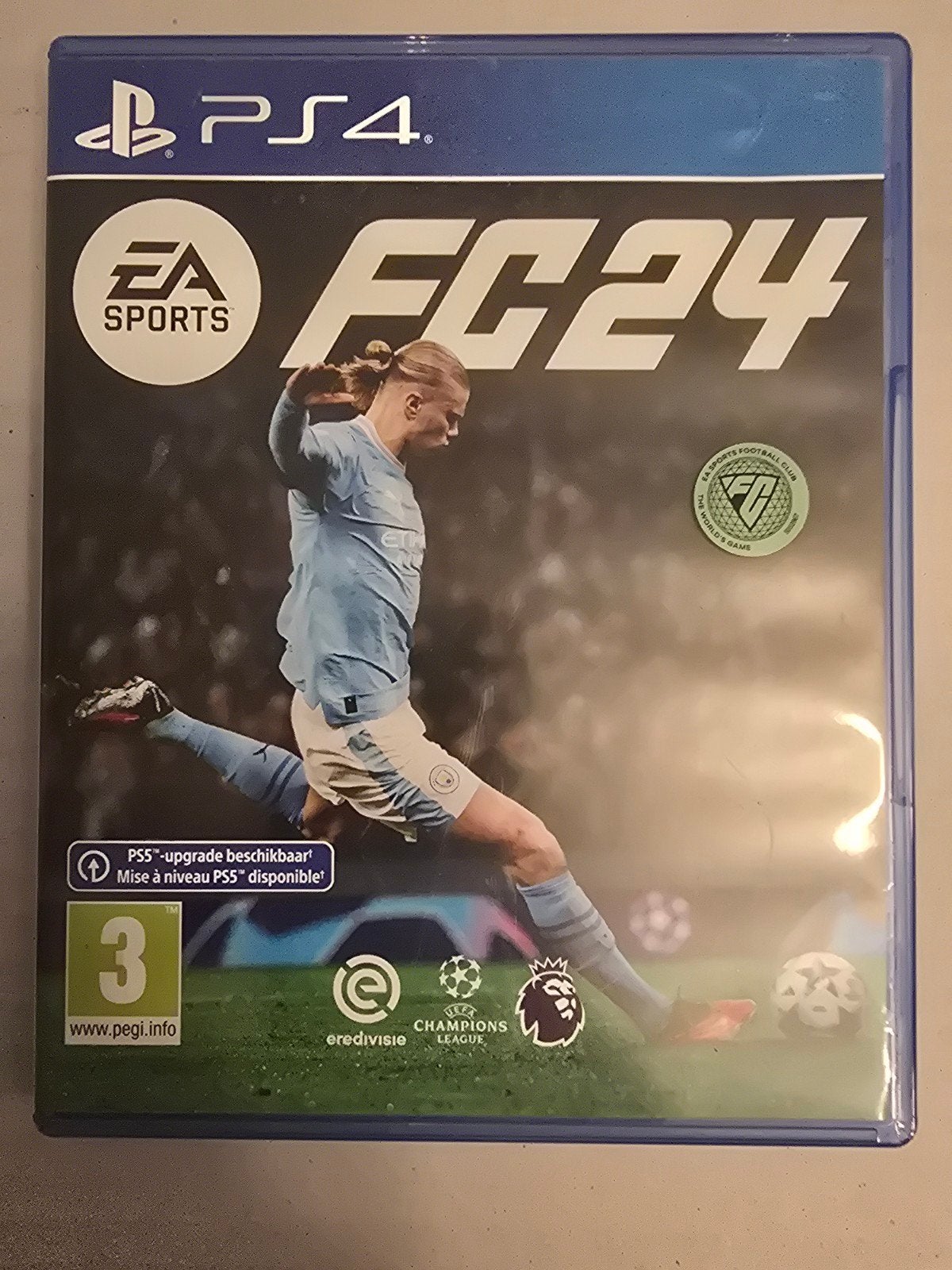 EA Sports FC 24 PS4 - Voetbalgame met PS5 upgrade, Ophalen of Verzenden, Zo goed als nieuw, Eén computer, Sport