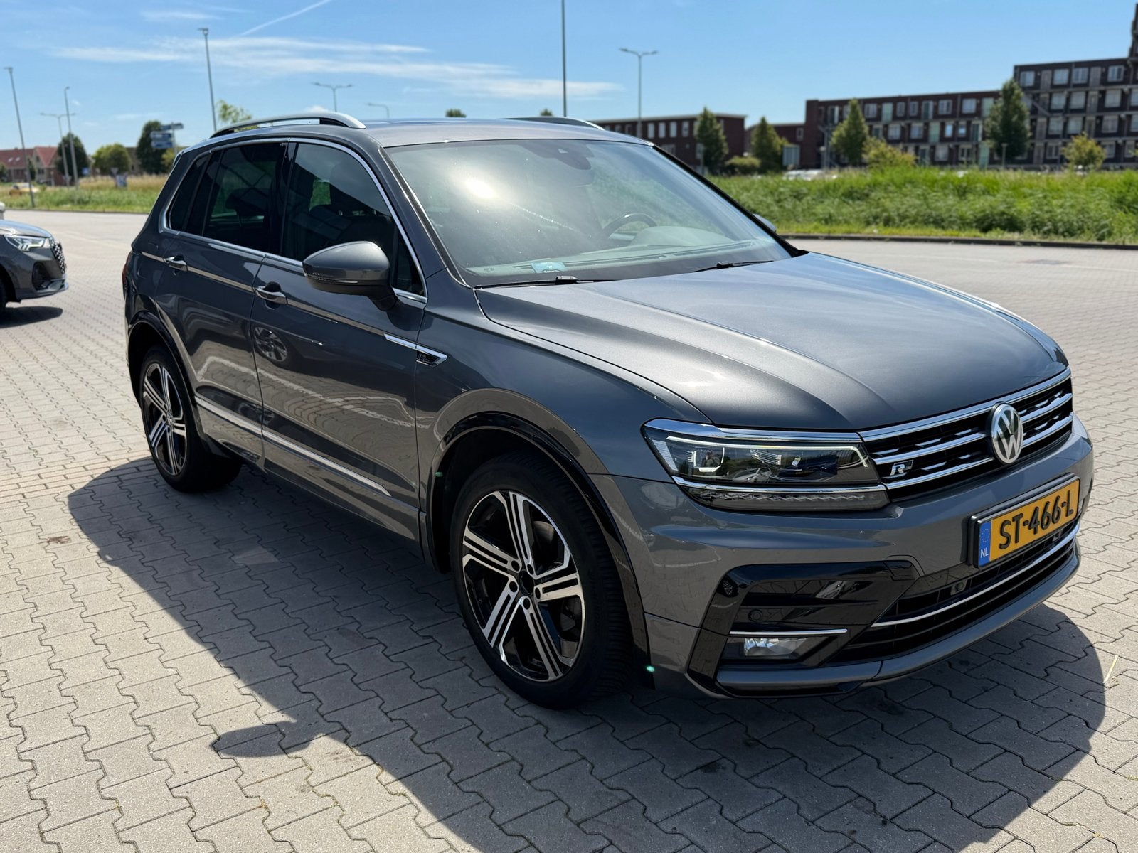 Volkswagen Tiguan 1.4 TSI 110KW DSG 2018 PANORAMADAK, Auto's, Automaat, 4 cilinders, 2000 kg, Leder en Stof
