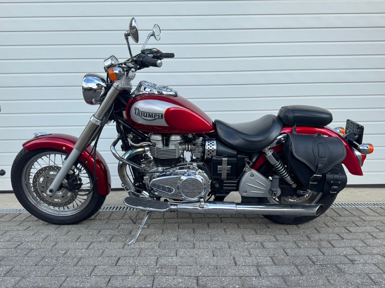TRIUMPH BONNEVILLE AMERICA 790 2004, 2 cilinders, 790 cc, Occasion, .