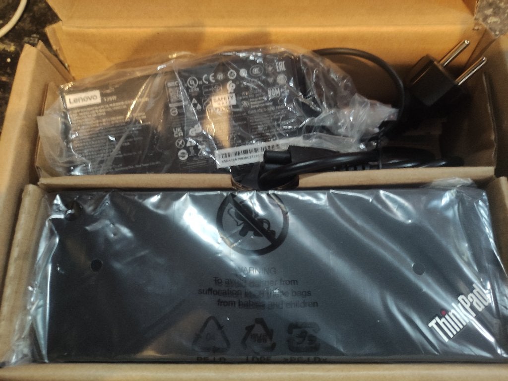 Thinkpad Thunderbolt 3 dock gen 2, Computers en Software, Ophalen of Verzenden, Nieuw, Docking station, Lenovo ThinkPad
