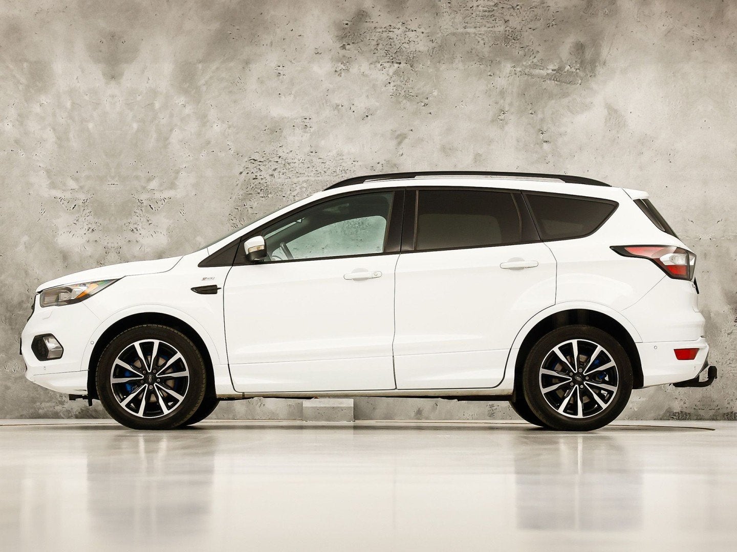 Ford Kuga 1.5 EcoBoost ST Line (NAP, PANORAMADAK, APPLE CARP, Auto's, 12 maanden, 4 cilinders, Wit, Origineel Nederlands