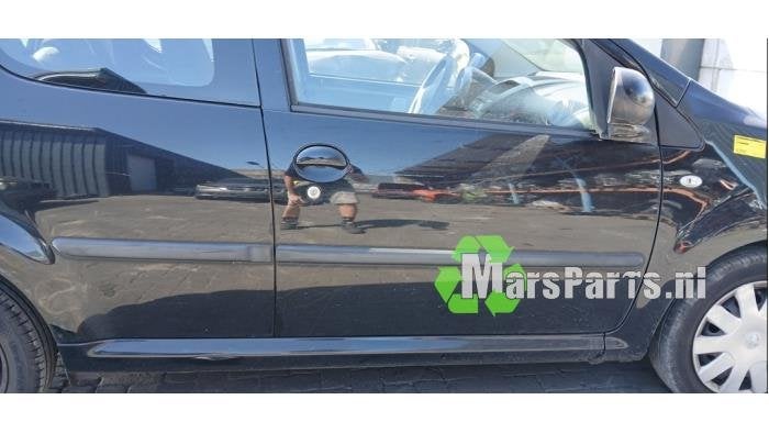 Portier 4Deurs rechts-voor van een Peugeot 107, Gebruikt, -, Deur, -