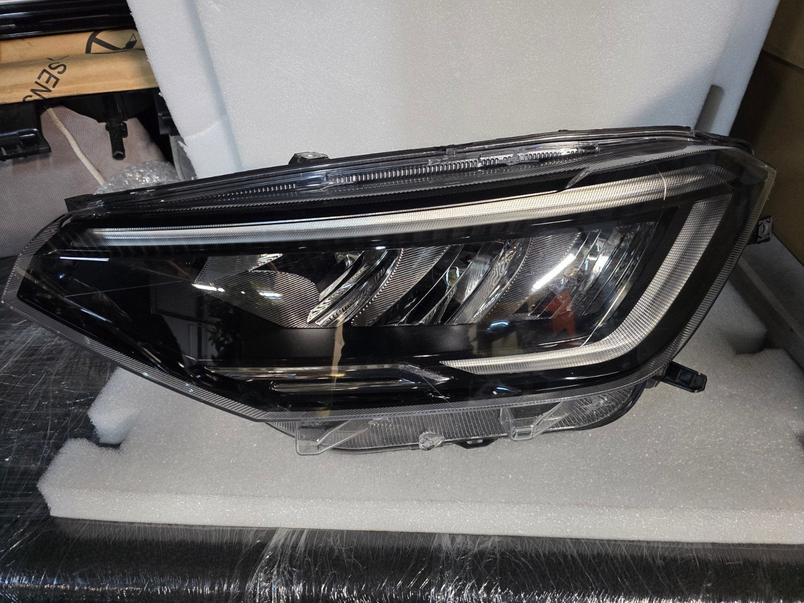 Koplamp Full Led links VW Taigo 2G7 bj 2021-heden, Auto-onderdelen, Verlichting, Gebruikt, Volkswagen, Wolfsburg, Ophalen of Verzenden
