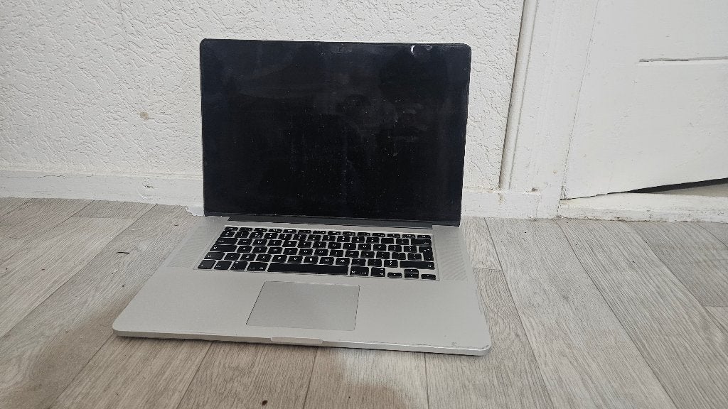 Apple MacBook Pro 2012 Behuizing [ A1398 ], Ophalen, Niet werkend, Apple