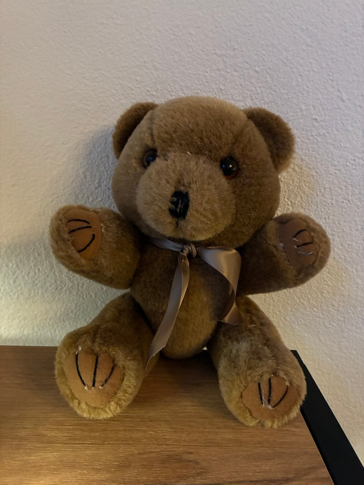 Schattige bruine teddybeer met strik, Gebruikt, Overige merken, Overige karakters, Beer