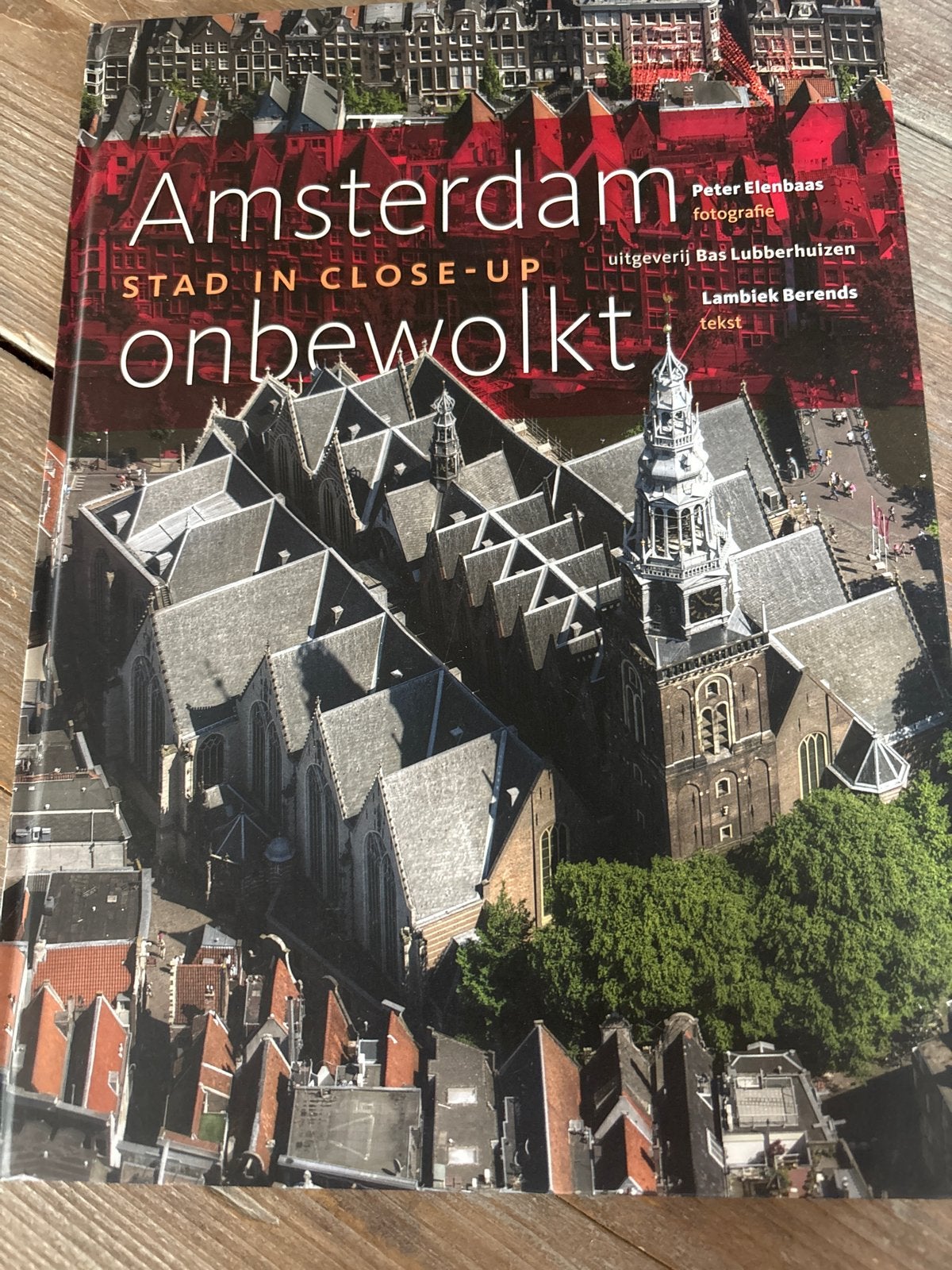 Amsterdam Stad in Close-up Onbewolkt - Groot gebonden boek, Boeken, Ophalen of Verzenden, 20e eeuw of later, Zo goed als nieuw