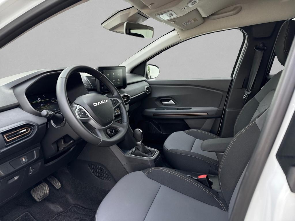 Dacia Jogger 1.6 Hybrid 140 Extreme 7p. STOEL VERW / NAVI /, Auto's, Dacia, Gebruikt, 750 kg, 4 cilinders, 7 stoelen