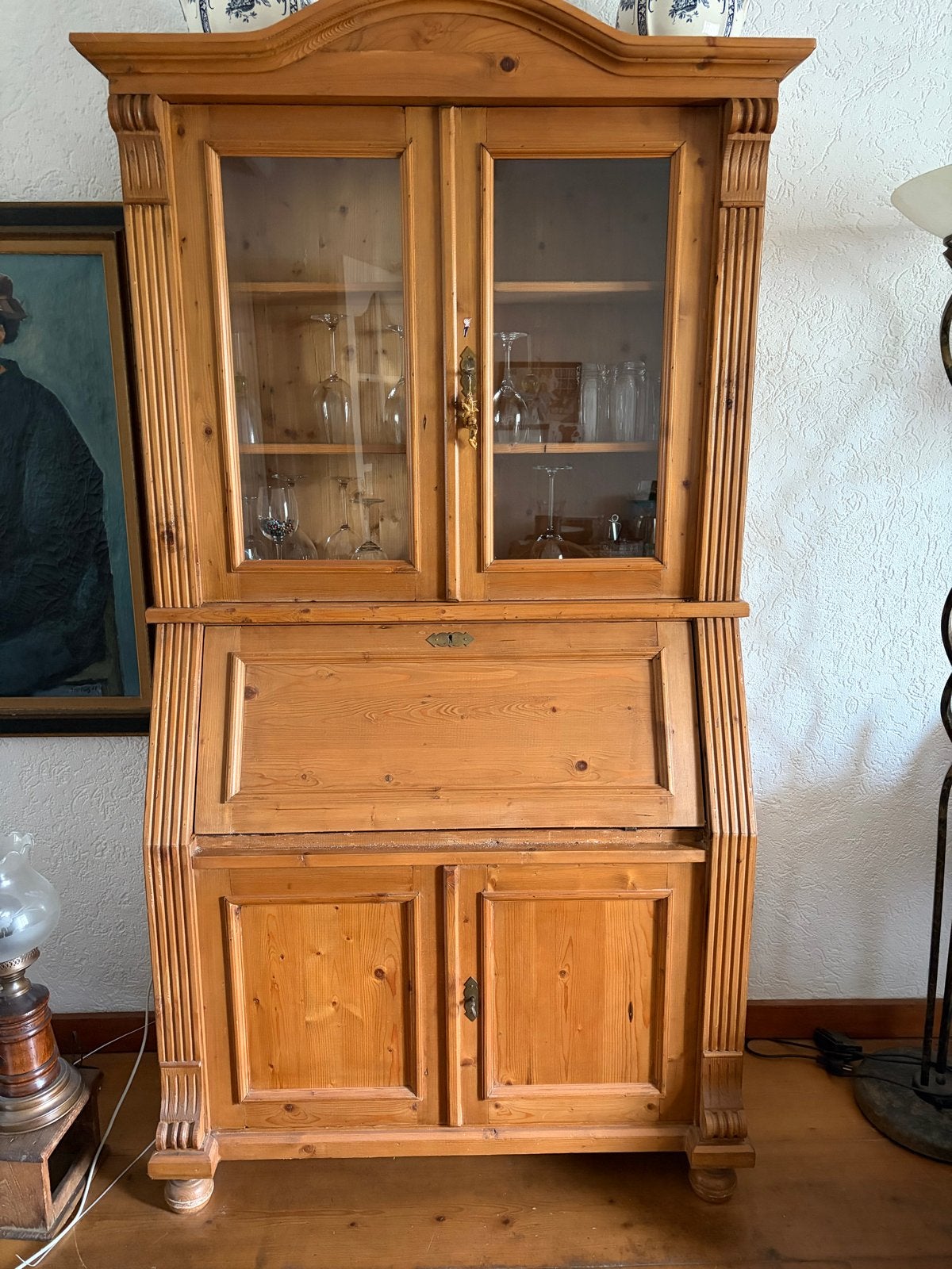 grenen secretaire kast met vitrine, Ophalen