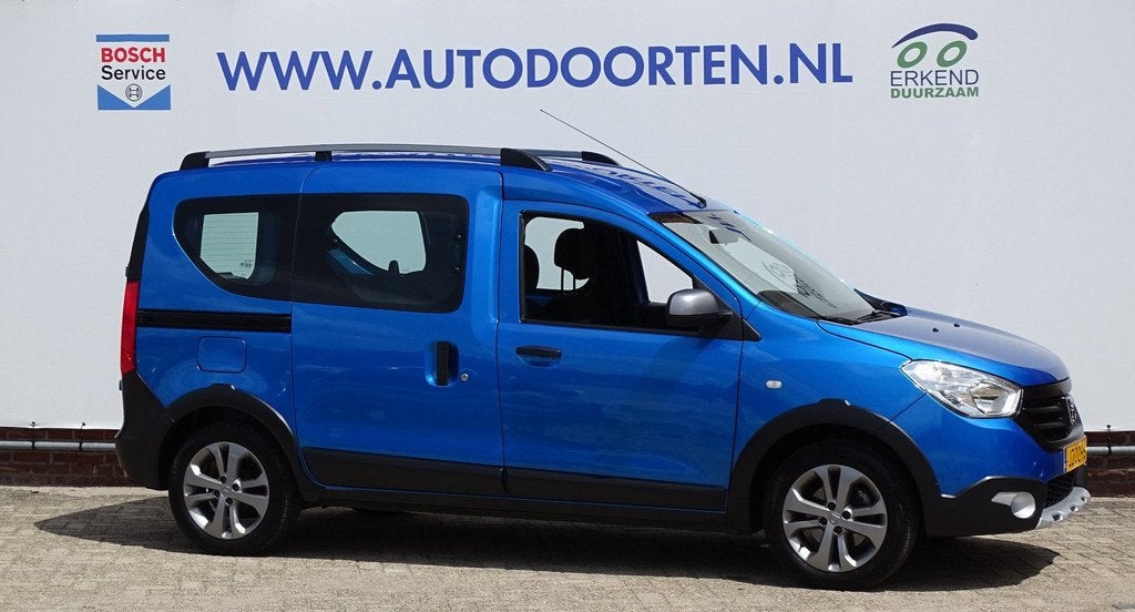 Dacia Dokker 1.2 TCe S&S Stepway|TREKHAAK|NAVI|CRUISE, Auto's, Dacia, Gebruikt, Euro 6, 4 cilinders, Blauw