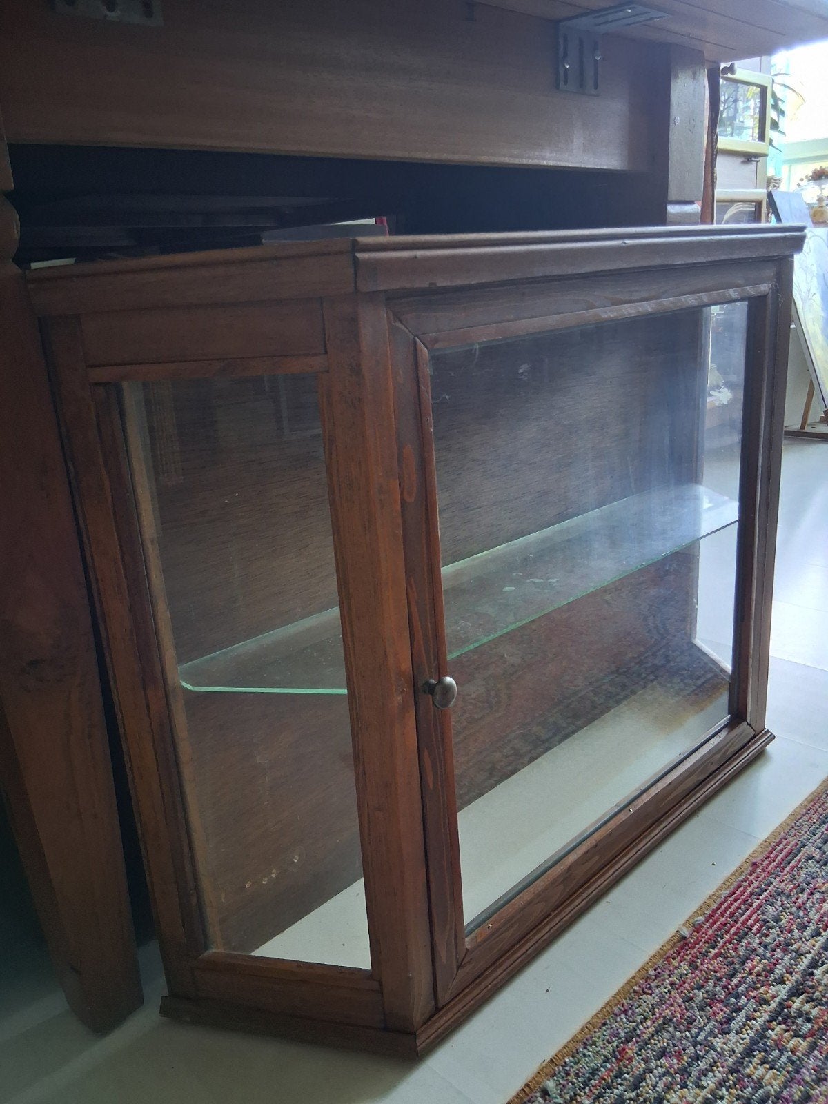 kast, hangkast ,vitrine kast, ophalen in Ede, Ophalen