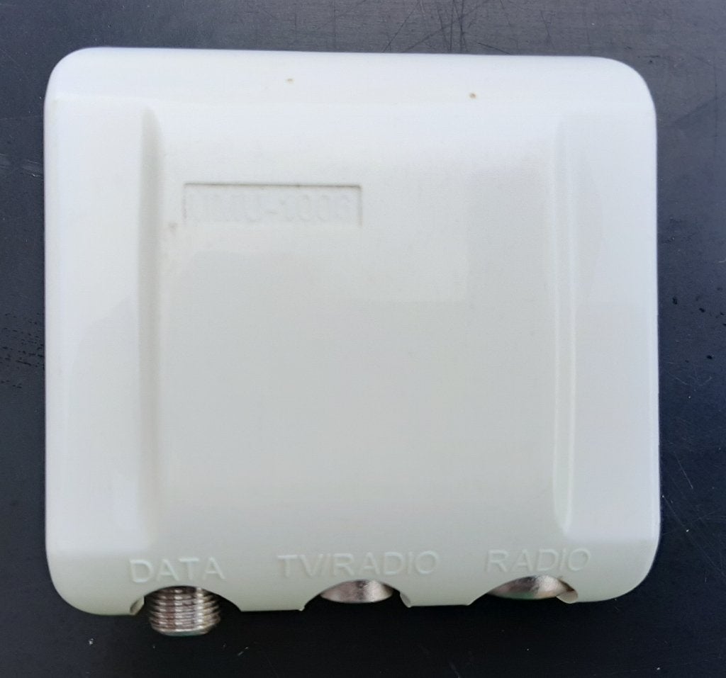 Splitter Umu 1006 voor digitale TV - Radio en Data, Ophalen, Nieuw, Minder dan 2 meter, Overige kabels
