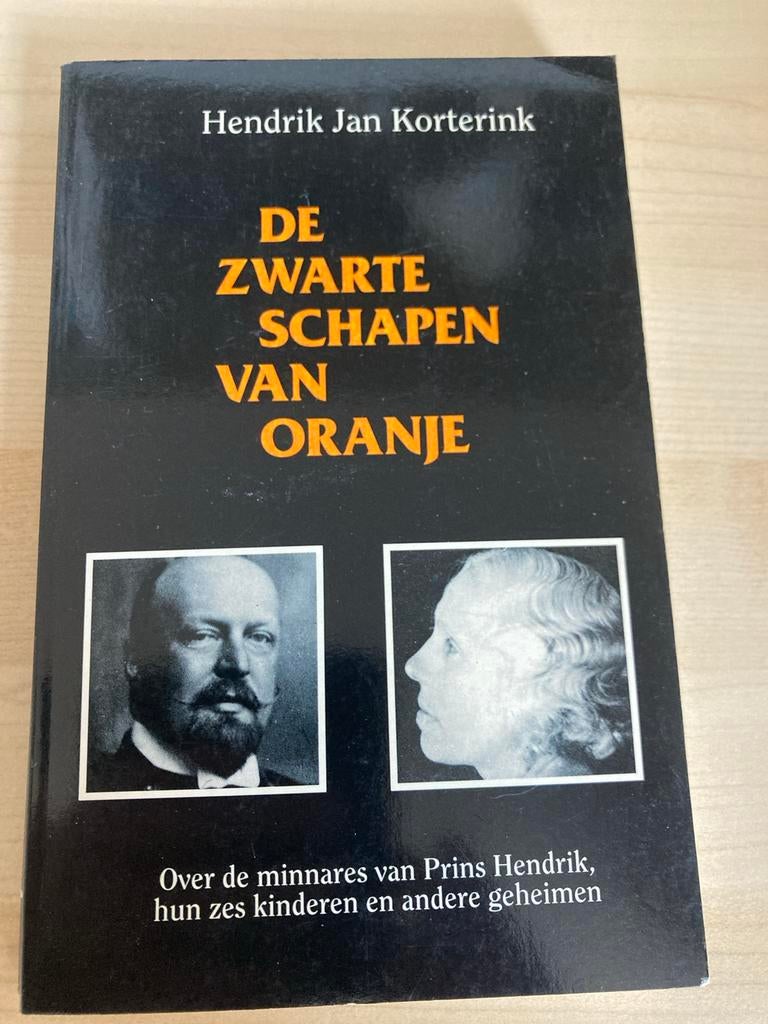 De Zwarte Schapen van Oranje - Hendrik Jan Korterink, Ophalen of Verzenden, Zo goed als nieuw, Overige