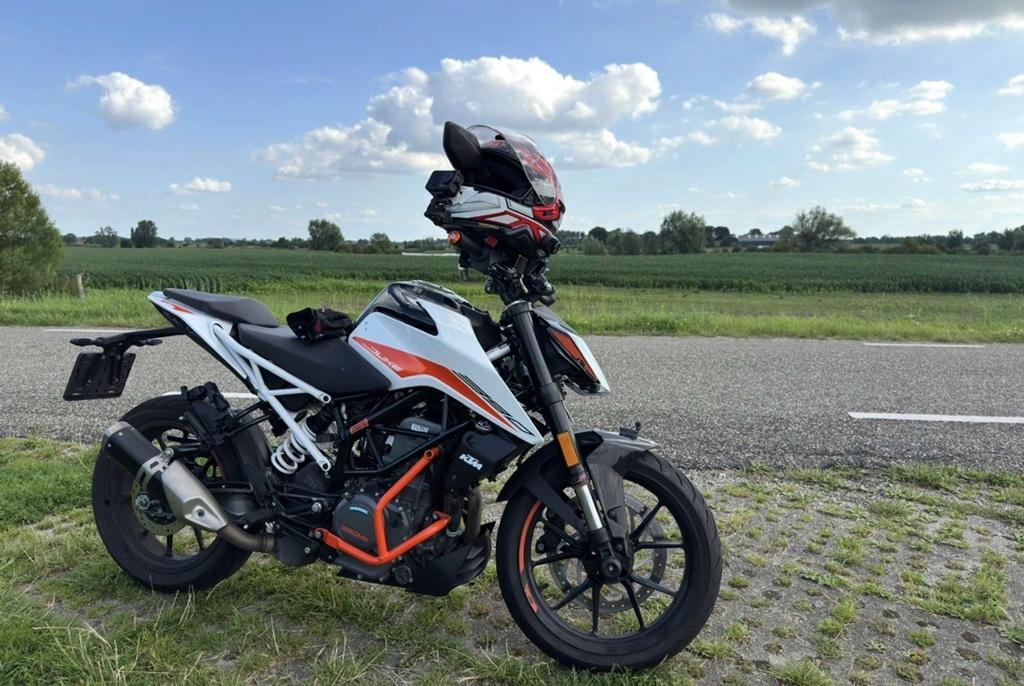KTM 390 Duke - Powerparts - Topstaat, Motoren, 390 cc, LED Verlichting, Nieuw, Particulier