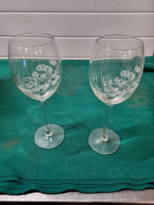 wijnglazen met druiven decor 2 stuks, Ophalen of Verzenden, 'T Olde Gre-j, Info@toldegrej.nl, Endepoelstraat 20f Didam