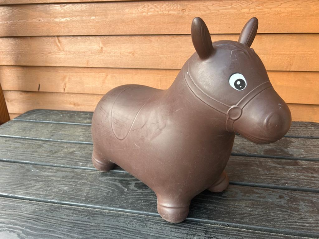 Skippy paard bruin springdier boerderij, Ophalen of Verzenden, Zo goed als nieuw
