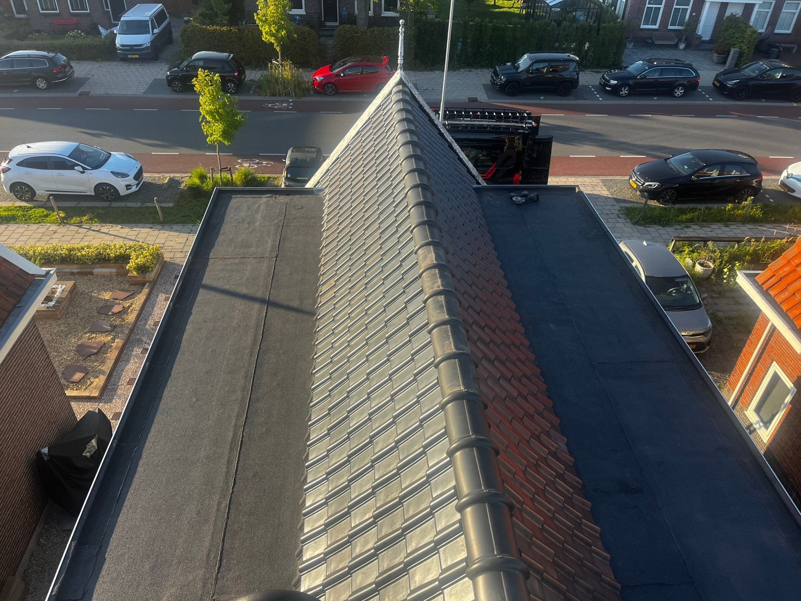 Monier postel orage dakpannen en nokvorsten te koop, Ophalen, Steen of Klei, Zwart, Nieuw