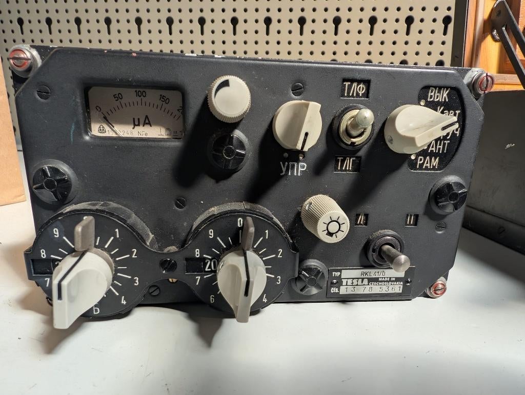 Tesla RKL-41/0 ADF Radio Kompas -Origineel MiG-21 Instrument, Verzamelen, Ophalen, Landmacht, Nederland, Overige typen