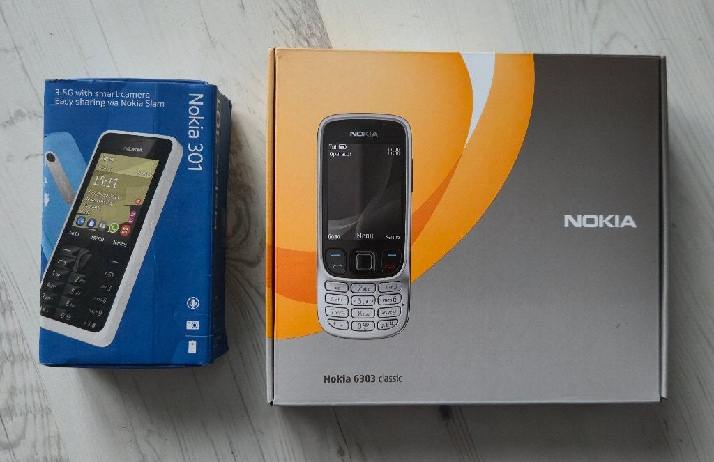2 x telefoon nokia 301 en nokia 6303, Verzenden, Gebruikt, Zwart