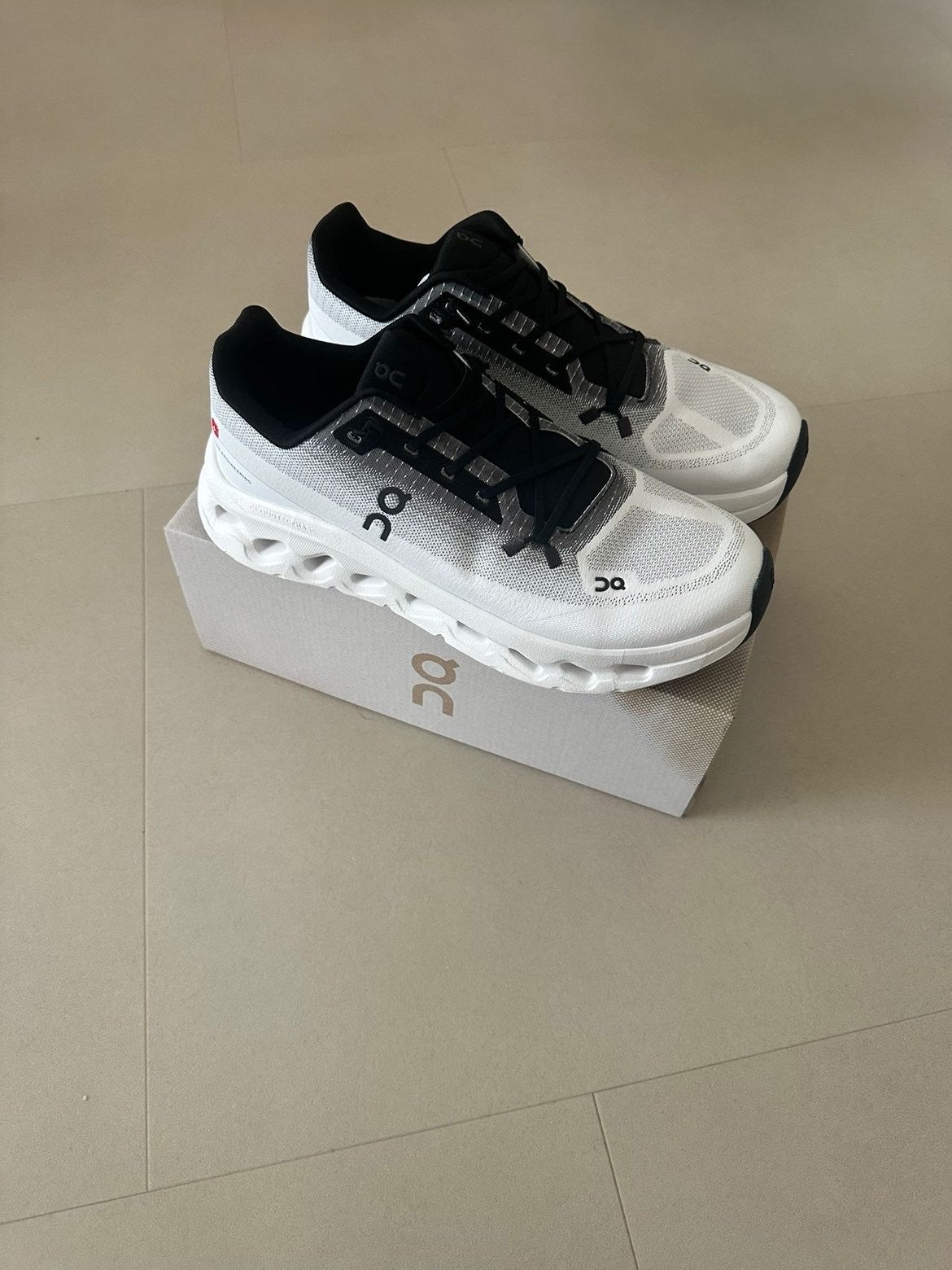 On Running Cloudflow hardloopschoenen maat 43, Ophalen of Verzenden, Nieuw, Wit, Sneakers of Gympen