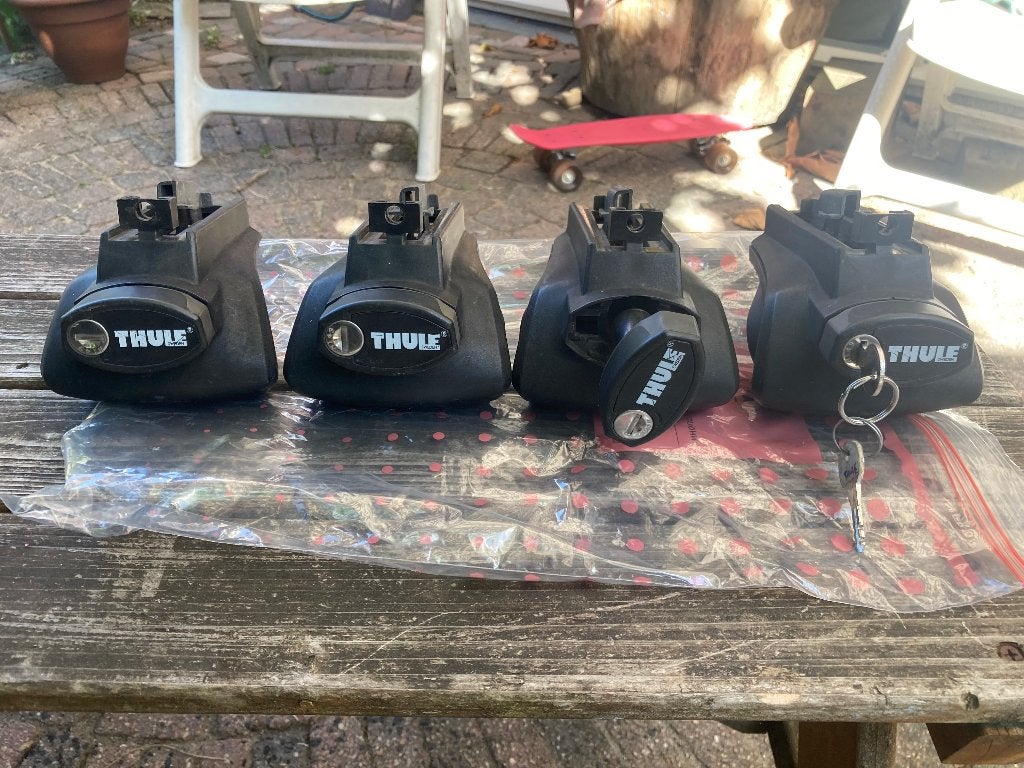 Voetenset thule, Auto diversen, Dakdragers, Ophalen, Gebruikt