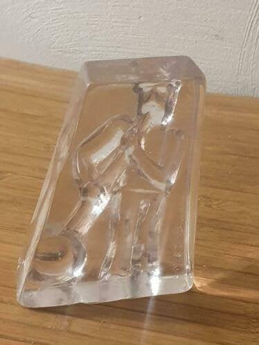 Relief glas beeldje glasblazer ontwerp Christer Sjögren, Antiek en Kunst, Antiek | Glas en Kristal, Ophalen