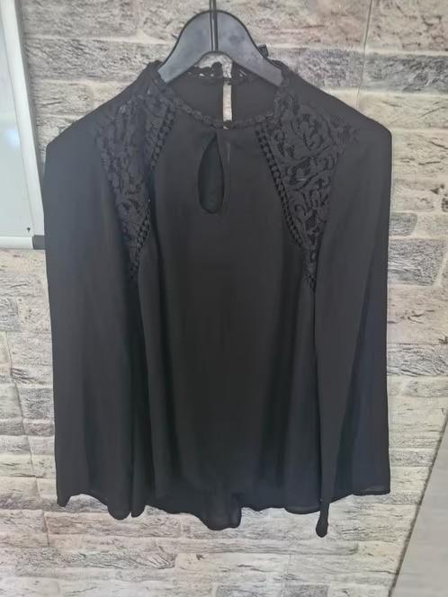 Zwarte blouse Met kant Maat s h3, Amisu, Zwart, Onbekend, Ophalen of Verzenden