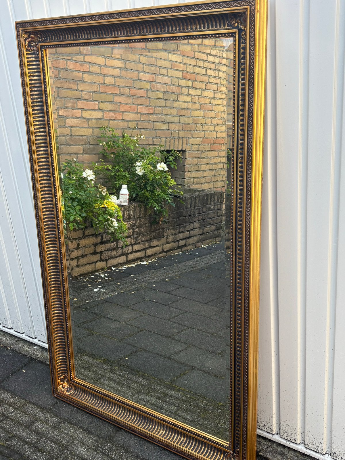 Grote spiegel met gouden lijst, Ophalen, 100 tot 150 cm, Zo goed als nieuw, 75 tot 100 cm