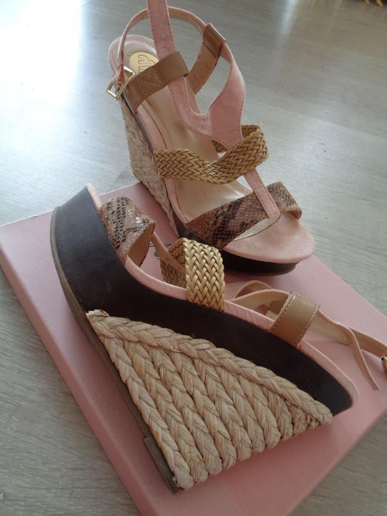 Bullboxer wedges, sandalen met leer, maat 39, Nieuw, Overige kleuren, Nieuw, Sandalen of Muiltjes, Ophalen of Verzenden