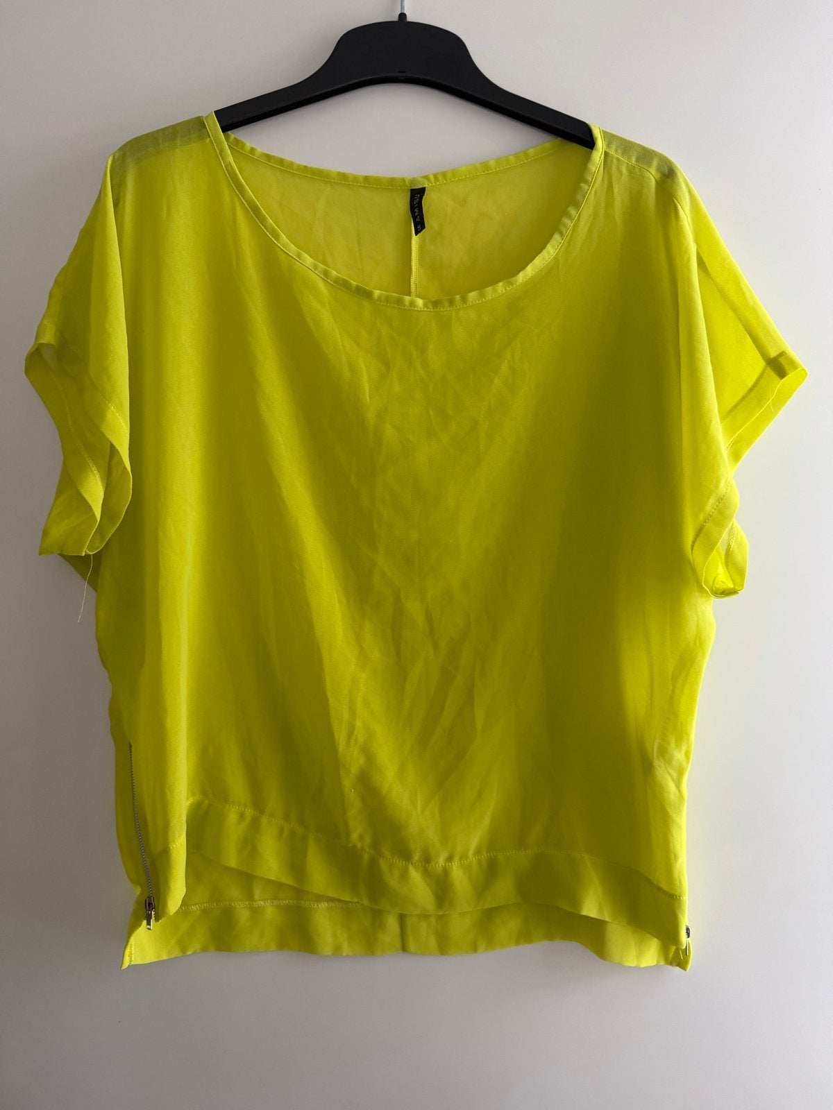 Samisu Neon Gele Blouse met Korte Mouwen en Ritsdetails, Geel, Ophalen of Verzenden, Korte mouw, Maat 36 (S)