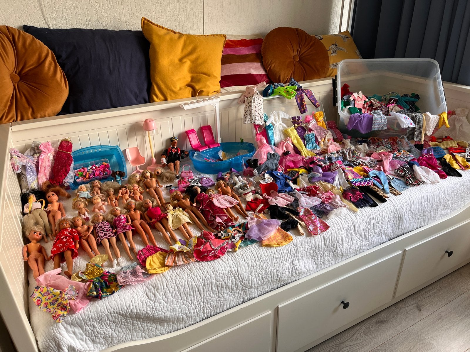 Grote collectie Barbies, Fleur, kleding, schoenen enz., Verzamelen, Poppen, Ophalen of Verzenden, Gebruikt