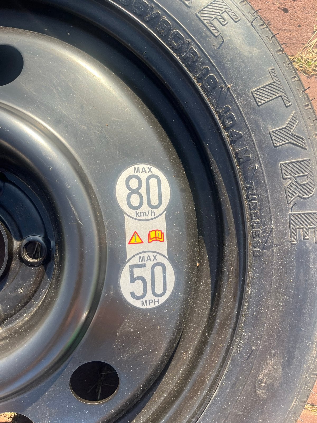 Nieuwe Pirelli thuiskomer / reservewiel voor jaguar, 16 inch, Banden en Velgen, Nieuw, Ophalen of Verzenden